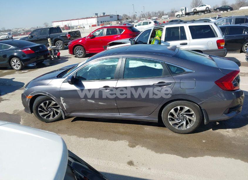 Photo 14 of 2018 Honda Civic EX (VIN 19XFC2F72JE018297)