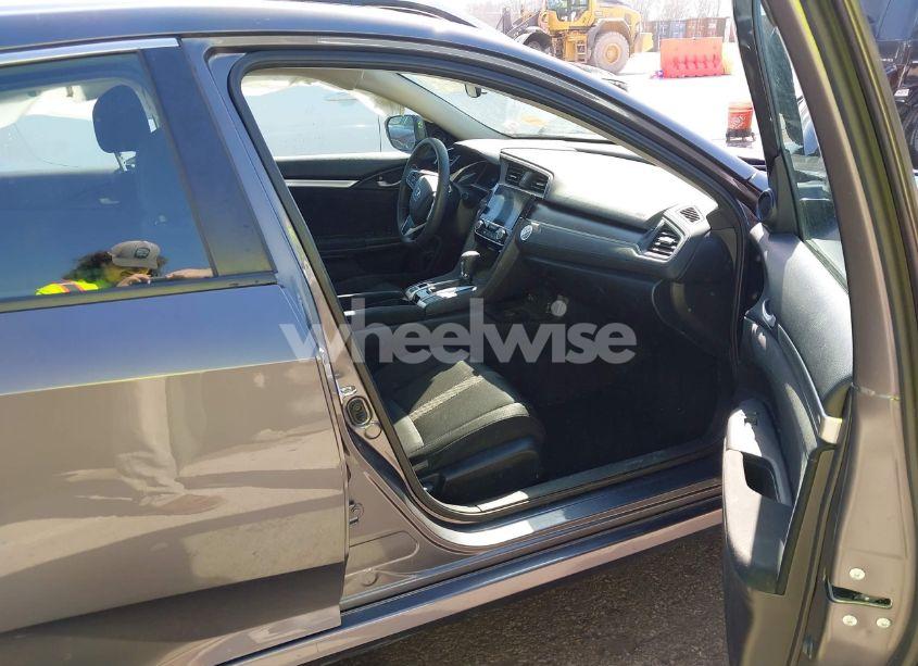 Photo 5 of 2018 Honda Civic EX (VIN 19XFC2F72JE018297)