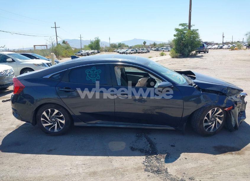 Photo 13 of 2018 Honda Civic EX (VIN 19XFC2F72JE021913)