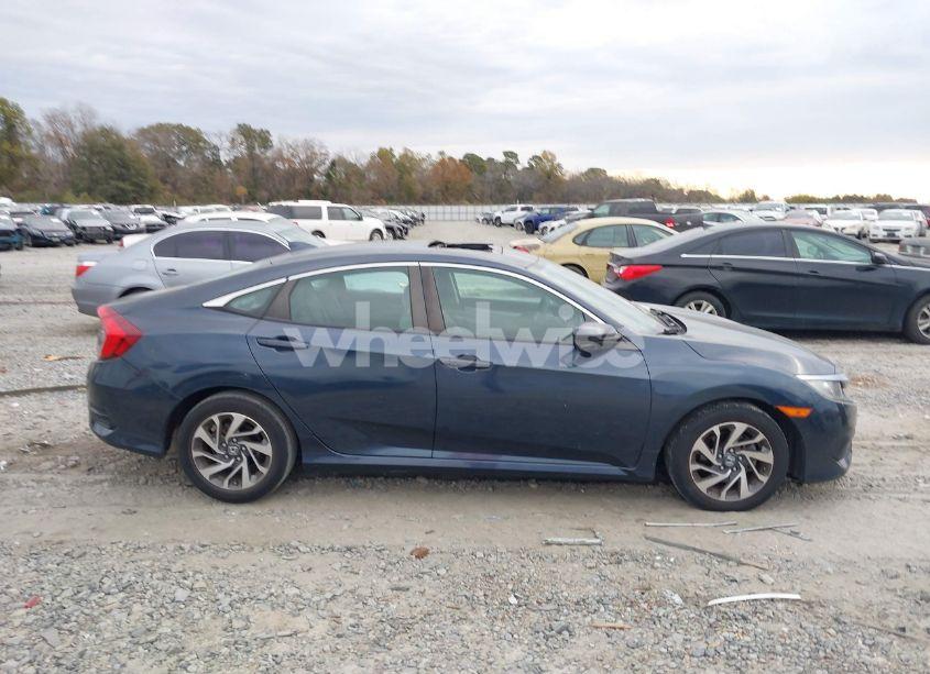 Photo 13 of 2018 Honda Civic EX (VIN 19XFC2F72JE022608)