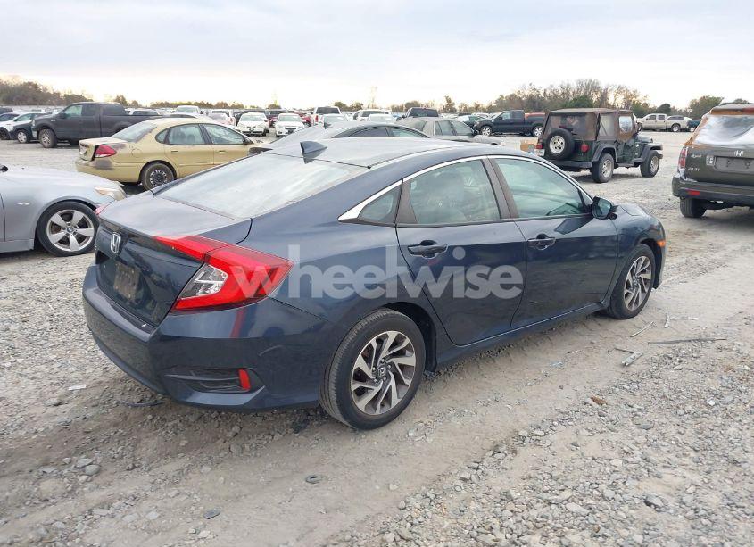 Photo 4 of 2018 Honda Civic EX (VIN 19XFC2F72JE022608)