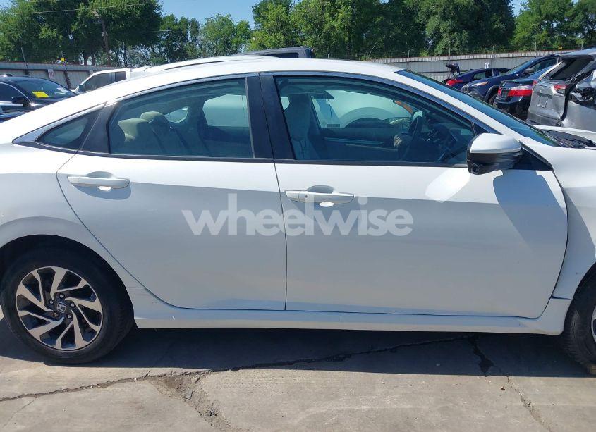 Photo 14 of 2018 Honda Civic EX (VIN 19XFC2F72JE039229)