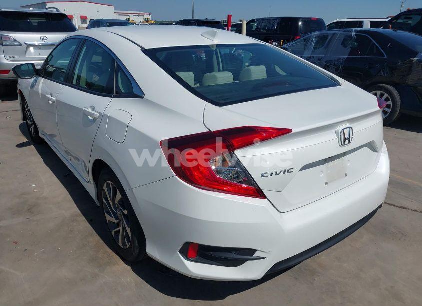 Photo 3 of 2018 Honda Civic EX (VIN 19XFC2F72JE039229)