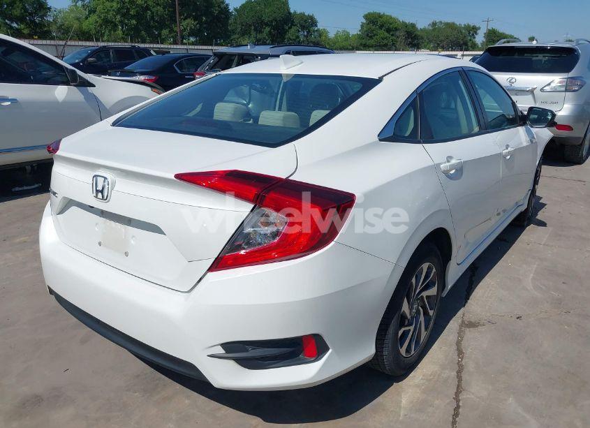 Photo 4 of 2018 Honda Civic EX (VIN 19XFC2F72JE039229)