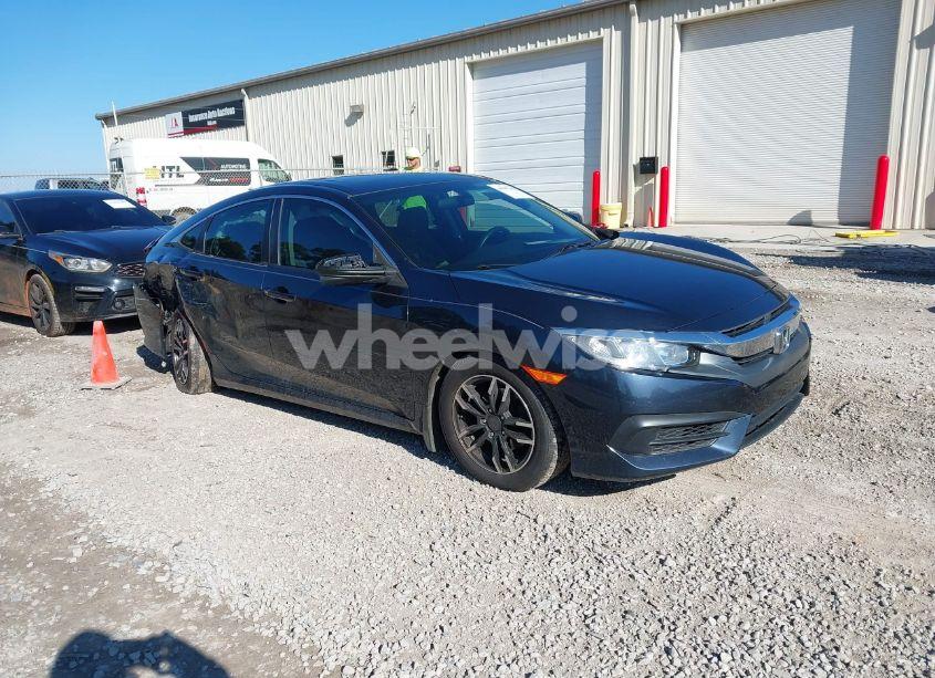 2017 Honda Civic EX (VIN 19XFC2F73HE006220) main photo