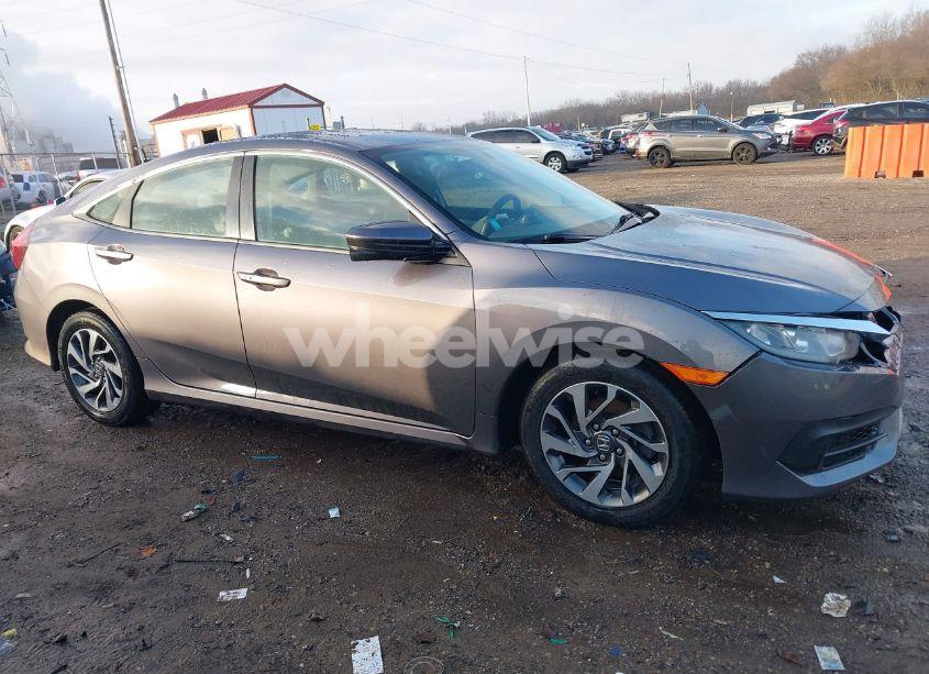 Photo 13 of 2018 Honda Civic EX (VIN 19XFC2F73JE015442)