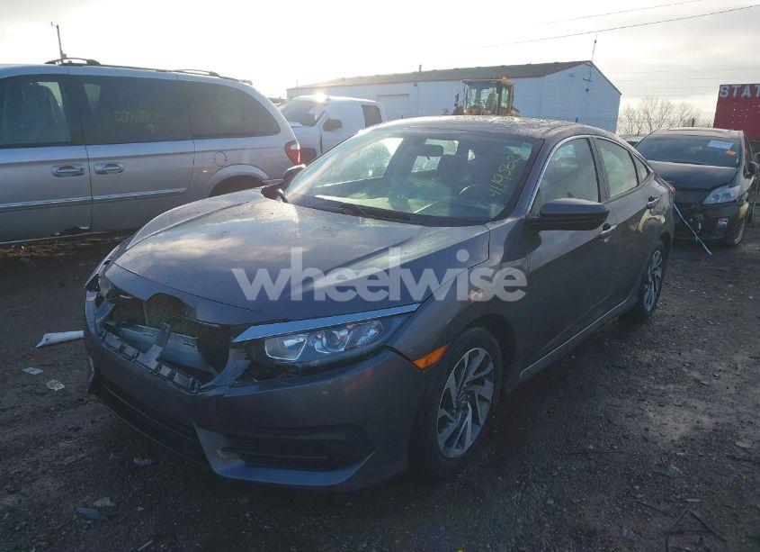 Photo 2 of 2018 Honda Civic EX (VIN 19XFC2F73JE015442)