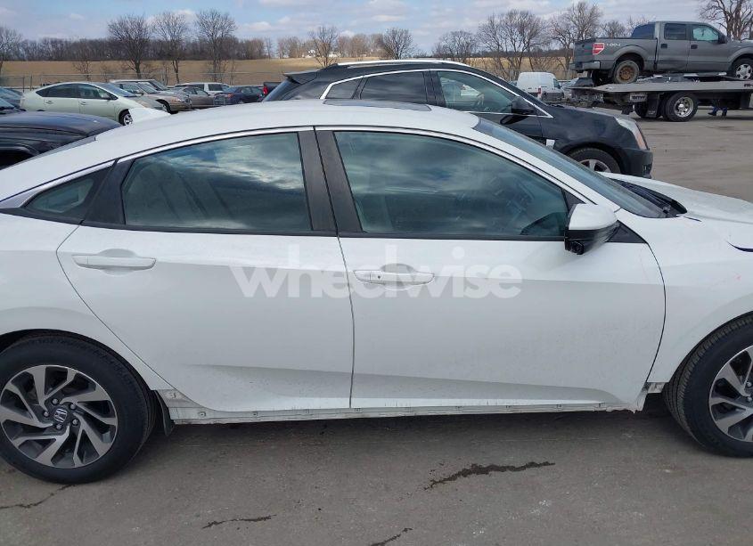 Photo 14 of 2018 Honda Civic EX (VIN 19XFC2F73JE015716)