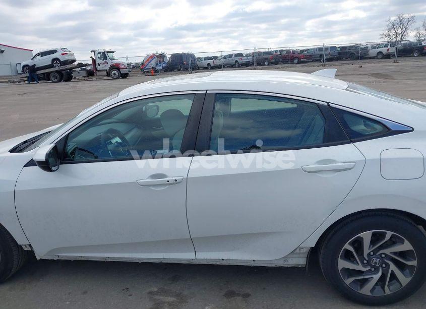 Photo 15 of 2018 Honda Civic EX (VIN 19XFC2F73JE015716)