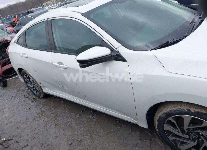 Photo 13 of 2018 Honda Civic EX (VIN 19XFC2F73JE024593)