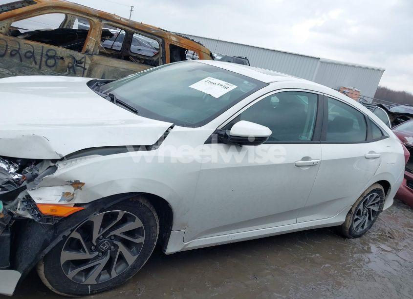 Photo 14 of 2018 Honda Civic EX (VIN 19XFC2F73JE024593)