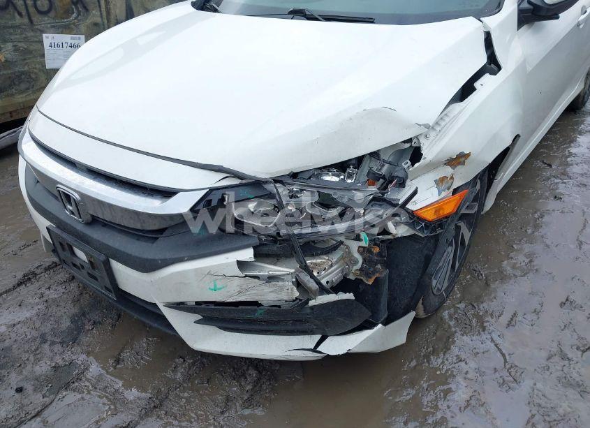 Photo 6 of 2018 Honda Civic EX (VIN 19XFC2F73JE024593)