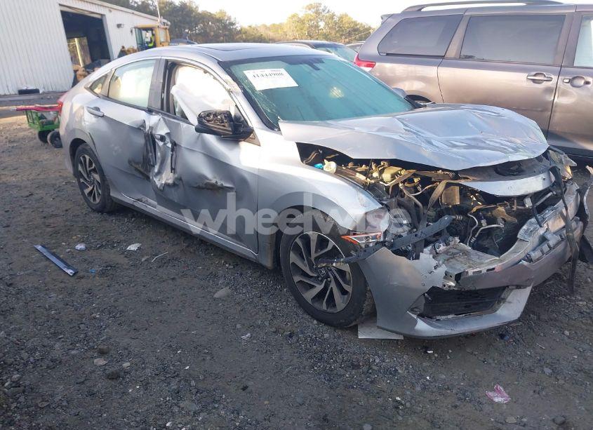 2017 Honda Civic EX (VIN 19XFC2F74HE082111) main photo