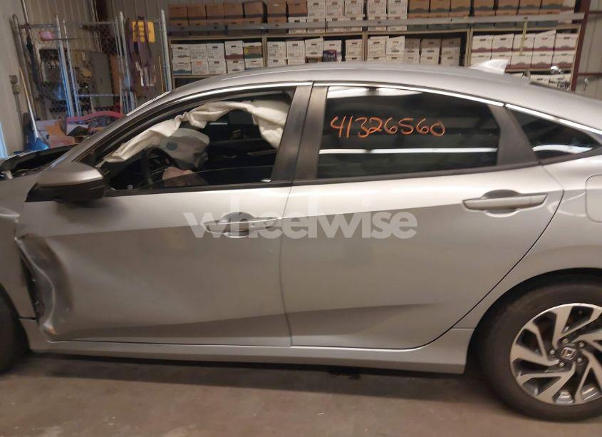 Photo 14 of 2017 Honda Civic EX (VIN 19XFC2F74HE232587)