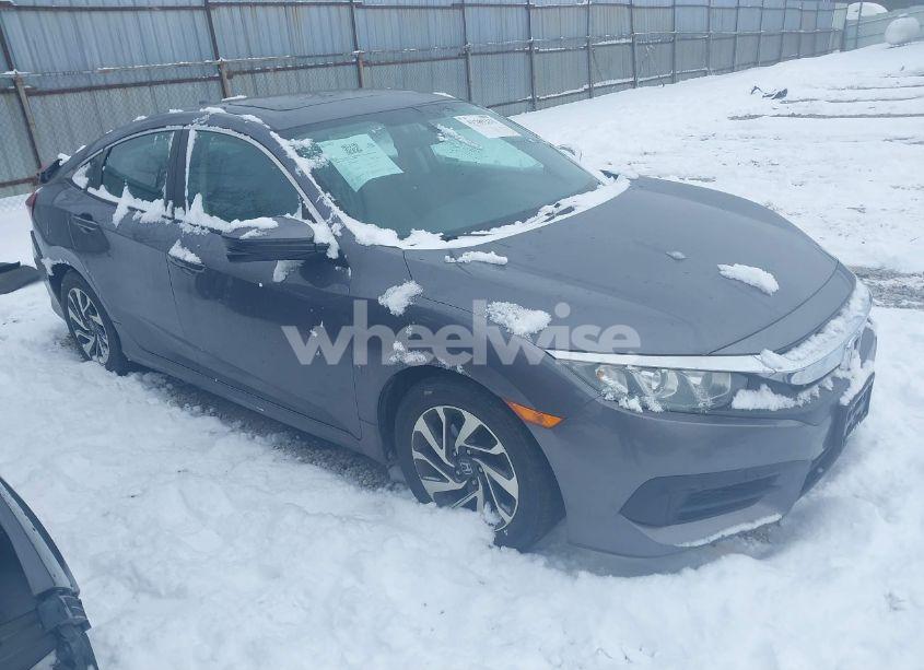 2018 Honda Civic EX (VIN 19XFC2F74JE002523) main photo
