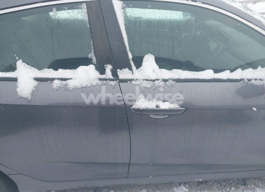 Photo 13 of 2018 Honda Civic EX (VIN 19XFC2F74JE002523)