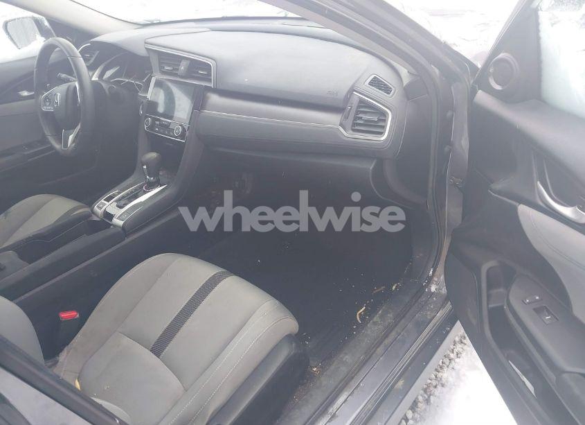 Photo 5 of 2018 Honda Civic EX (VIN 19XFC2F74JE002523)