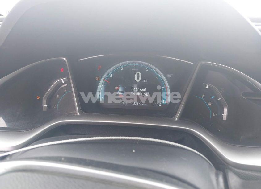 Photo 7 of 2018 Honda Civic EX (VIN 19XFC2F74JE002523)