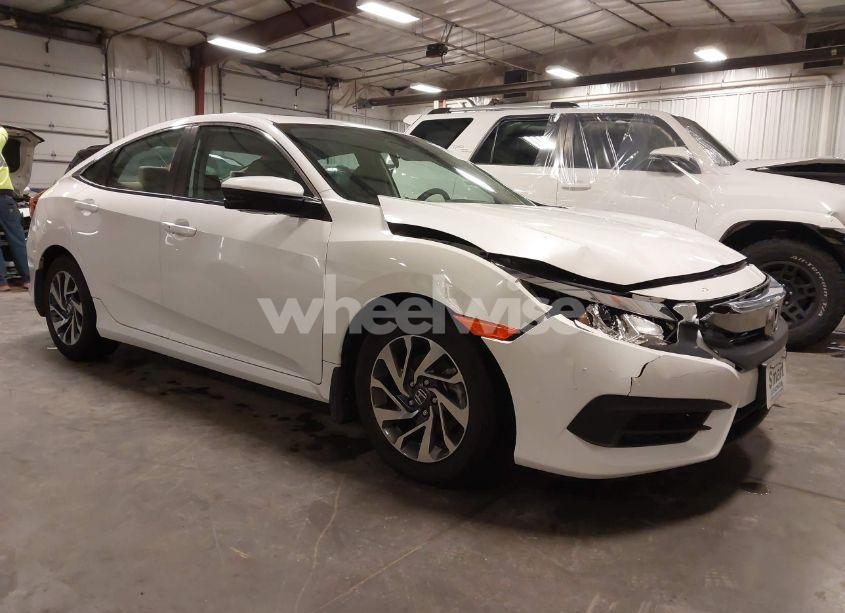 2018 Honda Civic EX (VIN 19XFC2F74JE005647) main photo