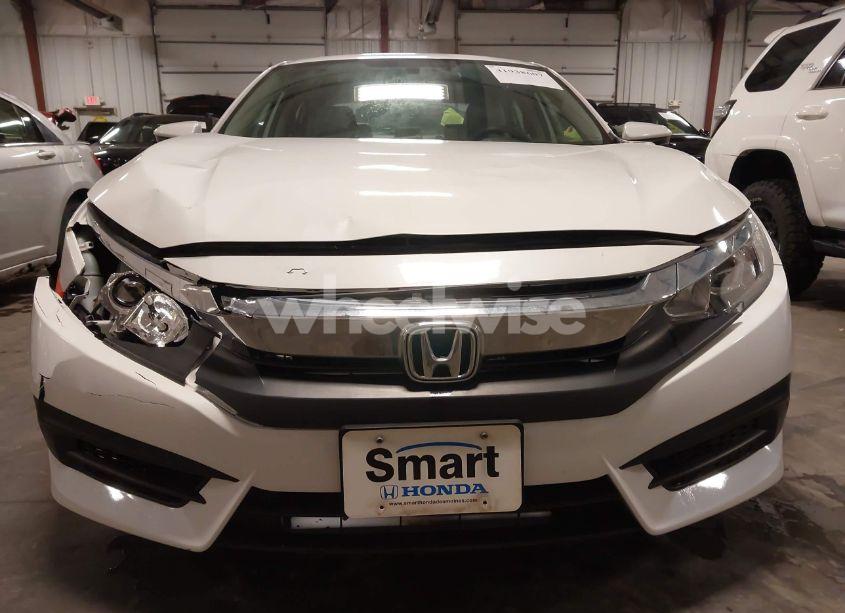Photo 13 of 2018 Honda Civic EX (VIN 19XFC2F74JE005647)