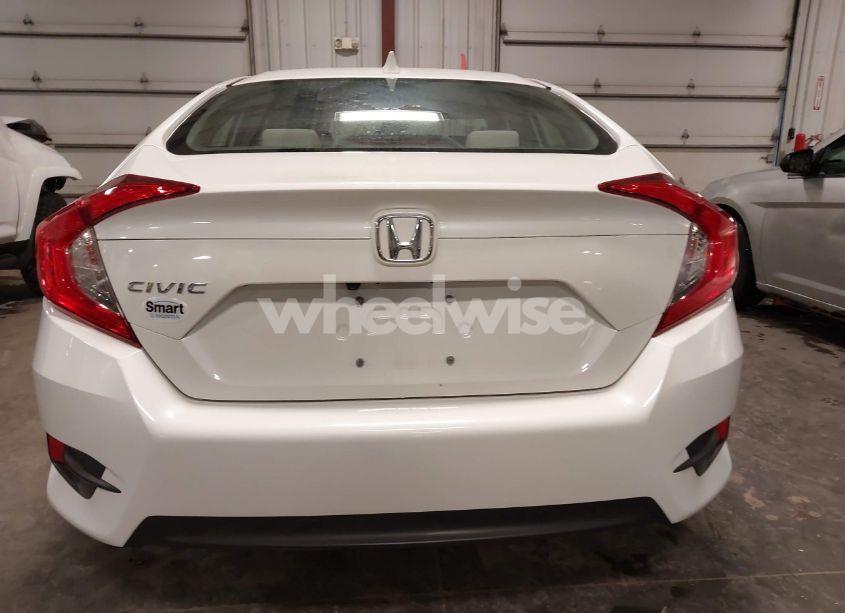 Photo 17 of 2018 Honda Civic EX (VIN 19XFC2F74JE005647)