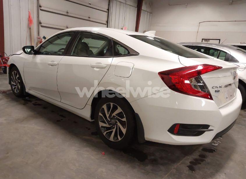 Photo 3 of 2018 Honda Civic EX (VIN 19XFC2F74JE005647)