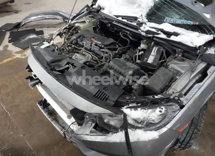 Photo 10 of 2018 Honda Civic EX (VIN 19XFC2F74JE007057)