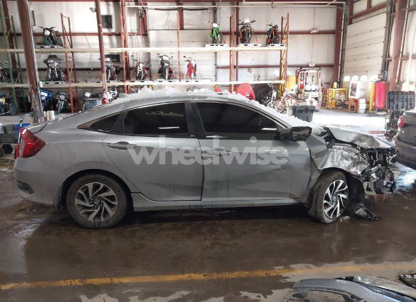 Photo 13 of 2018 Honda Civic EX (VIN 19XFC2F74JE007057)