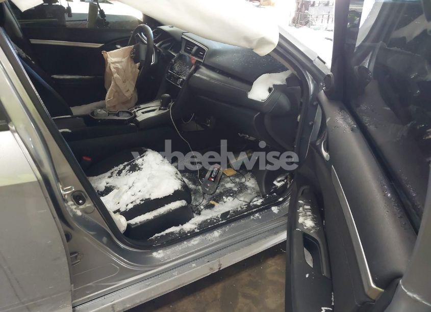 Photo 5 of 2018 Honda Civic EX (VIN 19XFC2F74JE007057)