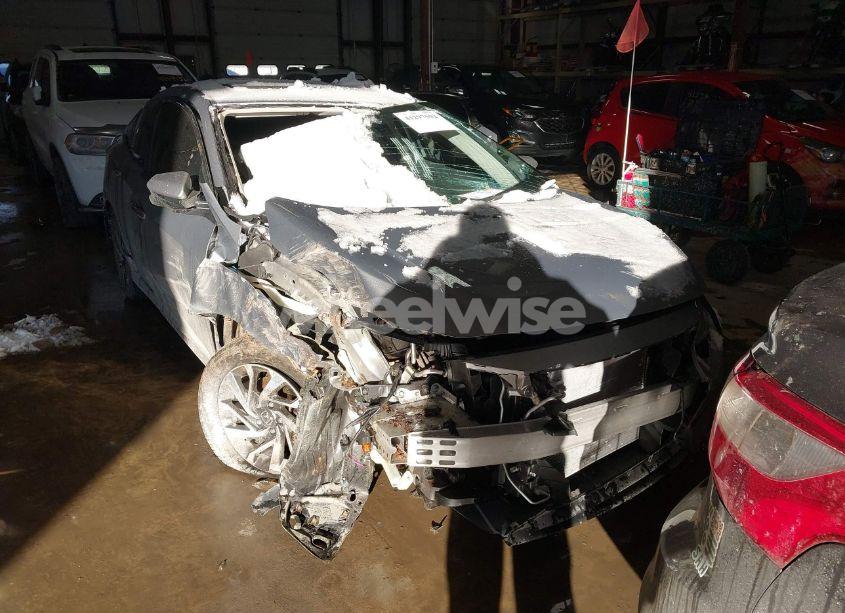 Photo 6 of 2018 Honda Civic EX (VIN 19XFC2F74JE007057)