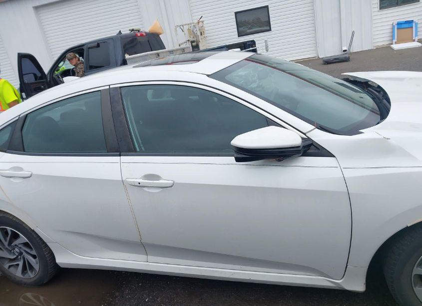 Photo 13 of 2018 Honda Civic EX (VIN 19XFC2F74JE039118)