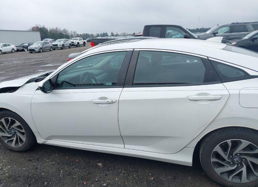 Photo 14 of 2018 Honda Civic EX (VIN 19XFC2F74JE039118)