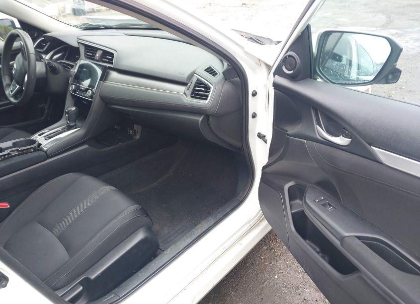 Photo 5 of 2018 Honda Civic EX (VIN 19XFC2F74JE039118)