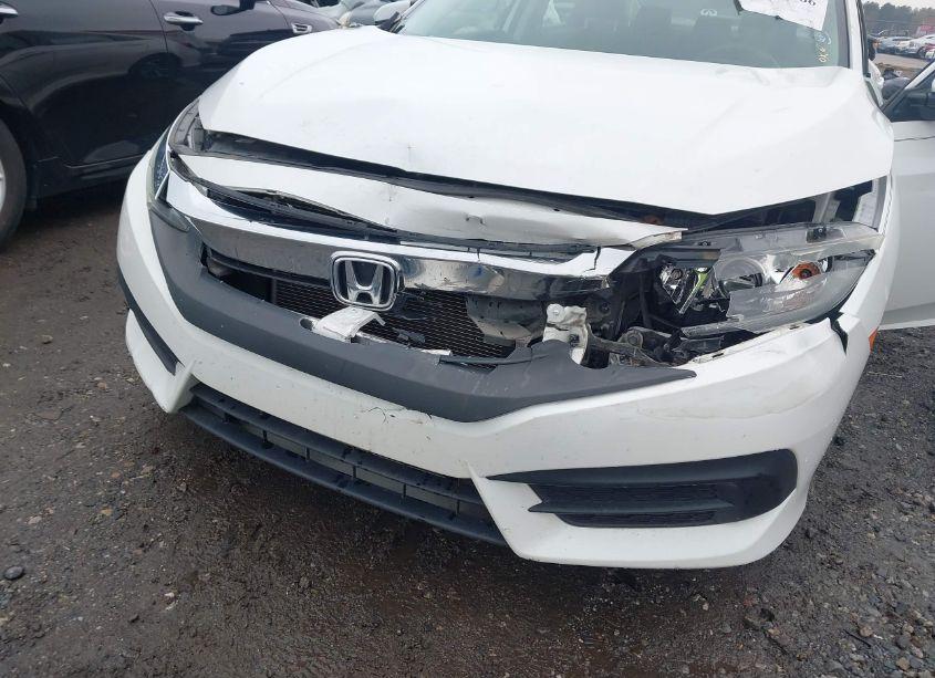 Photo 6 of 2018 Honda Civic EX (VIN 19XFC2F74JE039118)