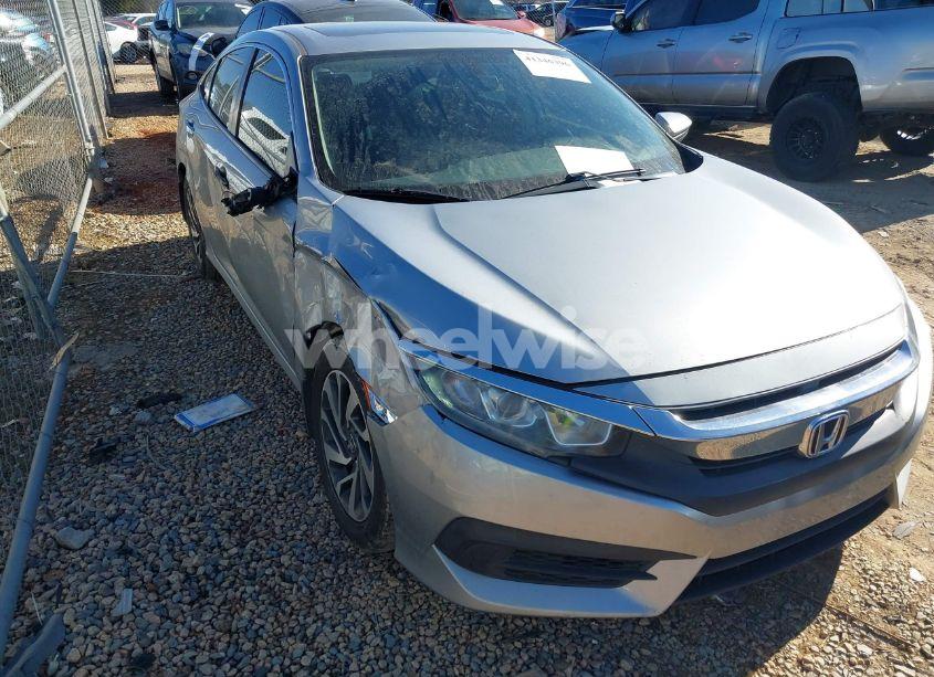 2018 Honda Civic EX (VIN 19XFC2F74JE043654) main photo