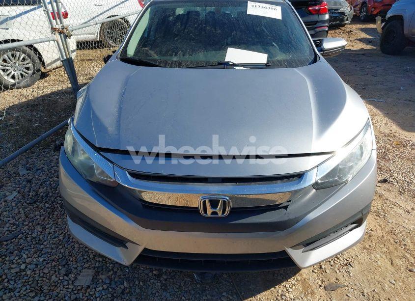 Photo 12 of 2018 Honda Civic EX (VIN 19XFC2F74JE043654)