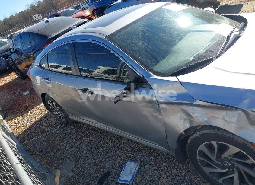 Photo 13 of 2018 Honda Civic EX (VIN 19XFC2F74JE043654)