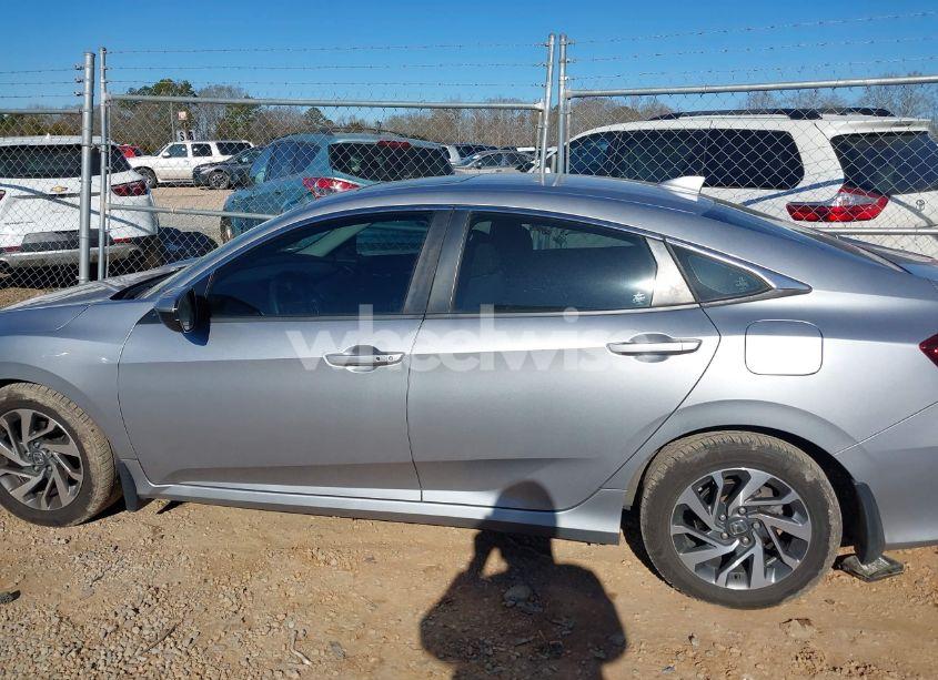 Photo 14 of 2018 Honda Civic EX (VIN 19XFC2F74JE043654)