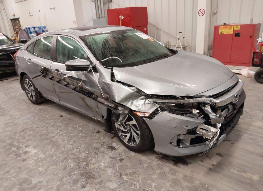 2017 Honda Civic EX (VIN 19XFC2F75HE033712) main photo