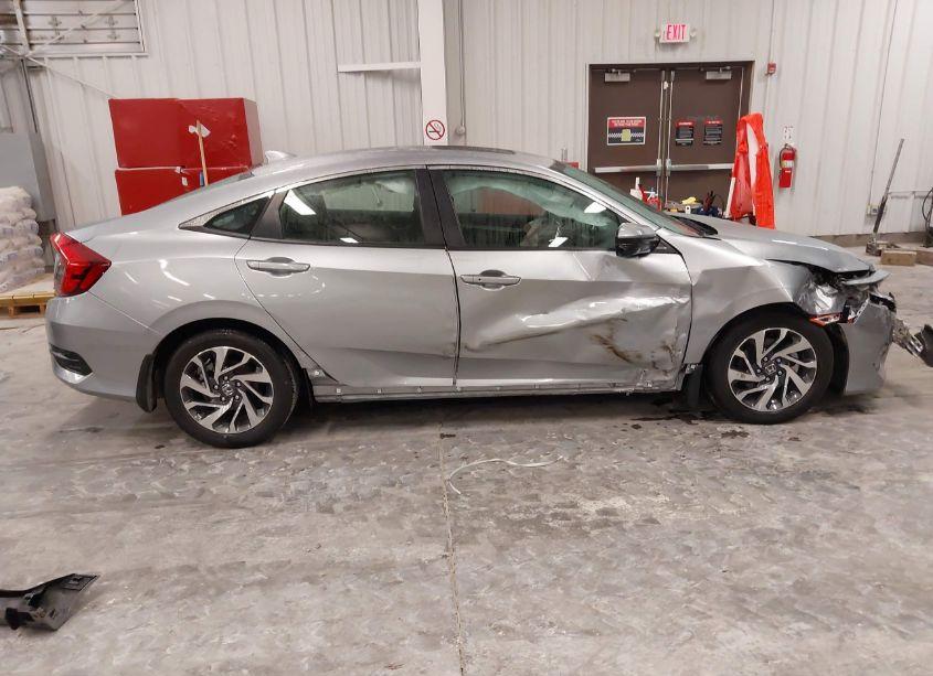 Photo 13 of 2017 Honda Civic EX (VIN 19XFC2F75HE033712)