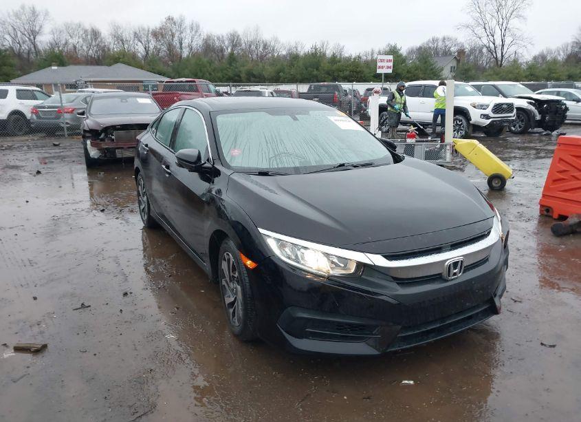 2018 Honda Civic EX (VIN 19XFC2F75JE023574) main photo