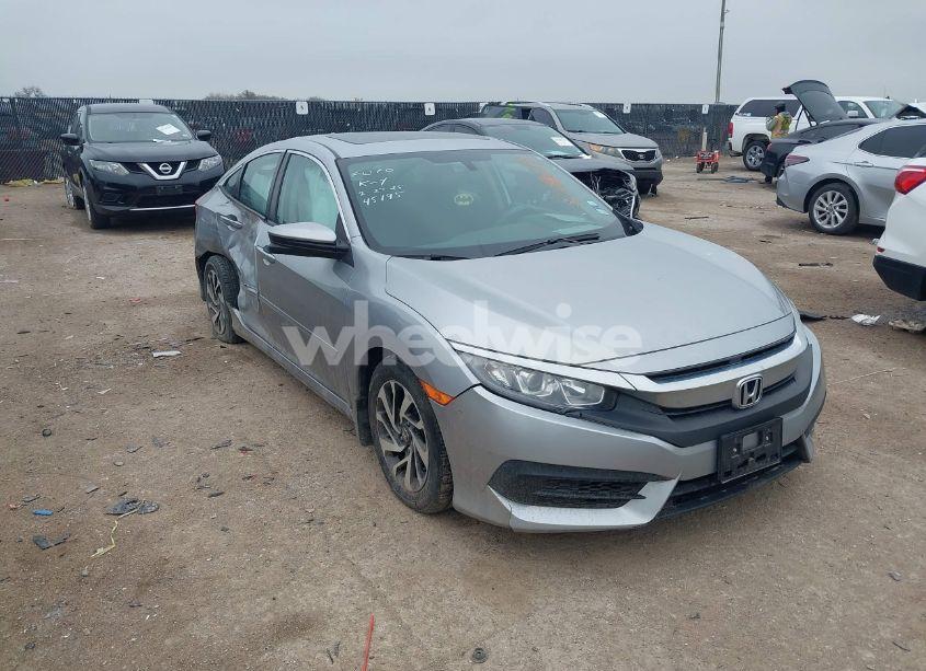 2017 Honda Civic EX (VIN 19XFC2F76HE009368) main photo
