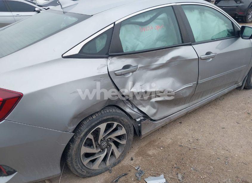 Photo 6 of 2017 Honda Civic EX (VIN 19XFC2F76HE009368)