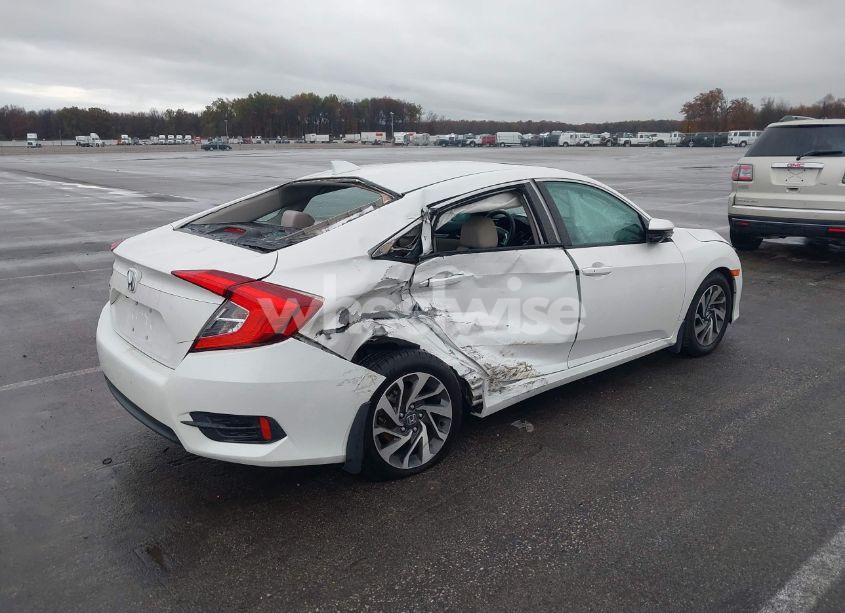 Photo 4 of 2017 Honda Civic EX (VIN 19XFC2F76HE014182)