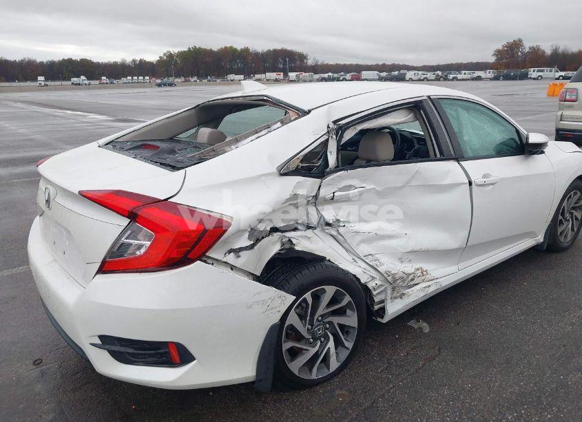 Photo 6 of 2017 Honda Civic EX (VIN 19XFC2F76HE014182)