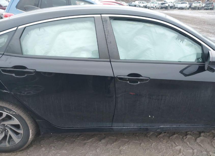 Photo 13 of 2018 Honda Civic EX (VIN 19XFC2F76JE018996)