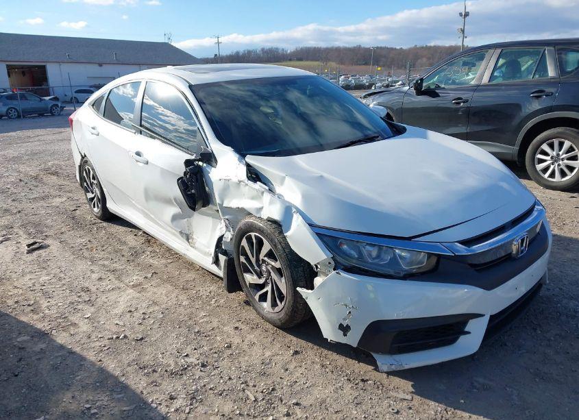 2018 Honda Civic EX (VIN 19XFC2F76JE032557) main photo