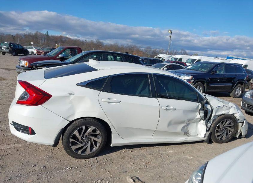 Photo 13 of 2018 Honda Civic EX (VIN 19XFC2F76JE032557)