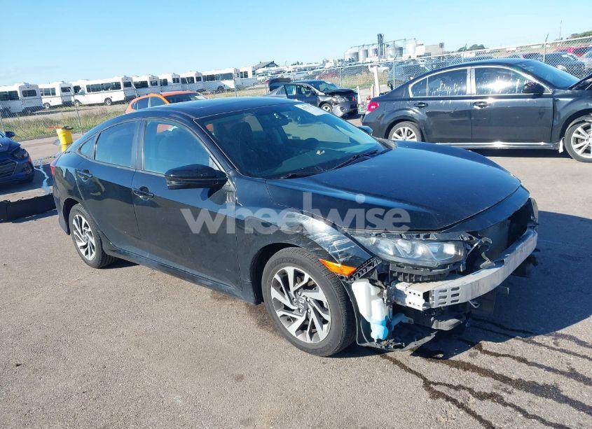 2018 Honda Civic EX (VIN 19XFC2F76JE039444) main photo
