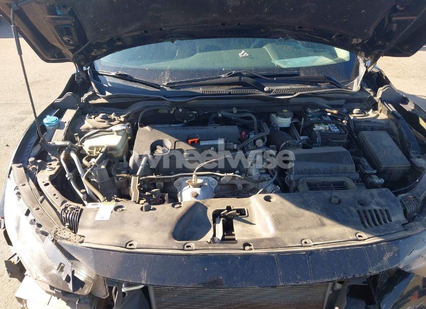 Photo 10 of 2018 Honda Civic EX (VIN 19XFC2F76JE039444)